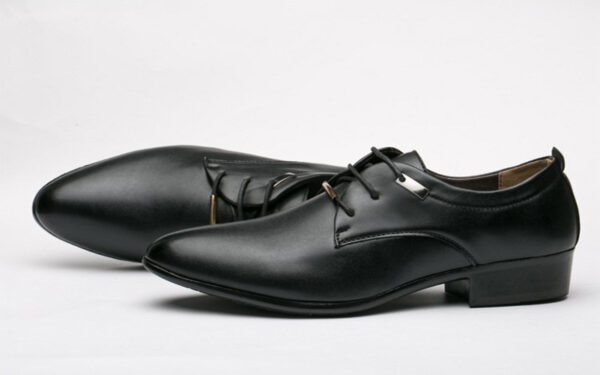Cross-border British shoe