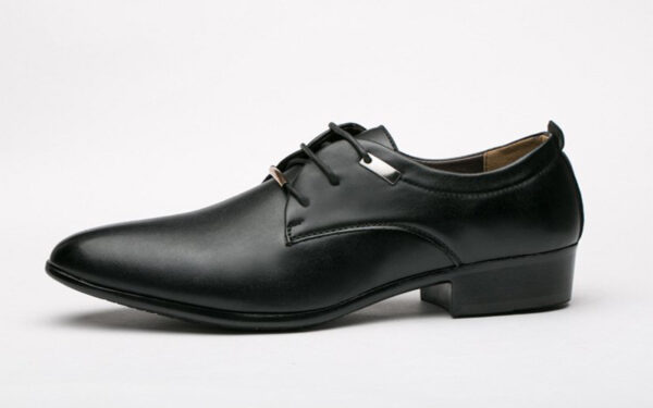 Cross-border British shoe